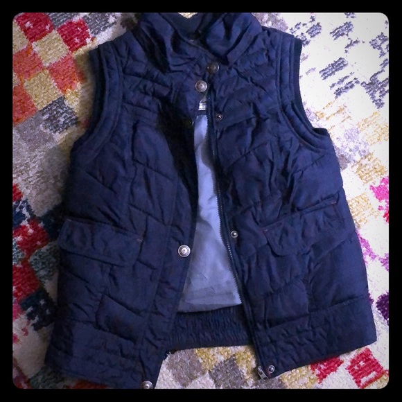 Vest - Picture 1 of 3